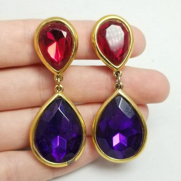 Vintage Trifari Purple and Red Jewel Tone Dangle Clip On Earrings, 90s Style - Picture 8 of 9